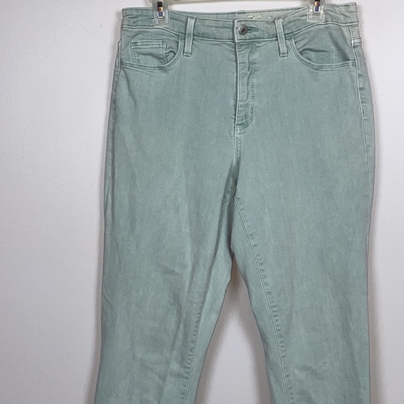 ❤️‍🔥 Universal Threads Size 10/30 R Jeans - Picture 2 of 7